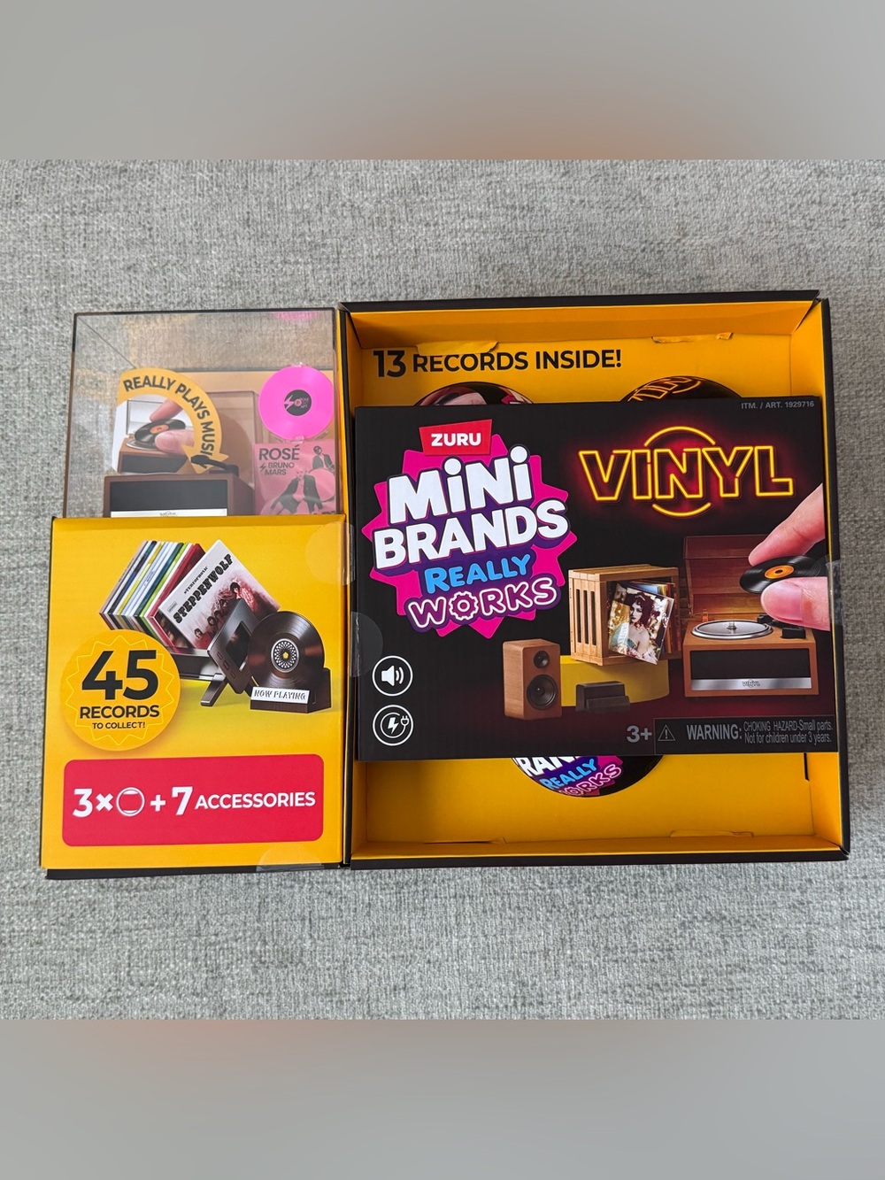 ZURU Mini Brands Really Works Vinyl - 13 records inside